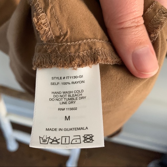 ❤️ Brown Crop Top Button Up - Picture 7 of 10